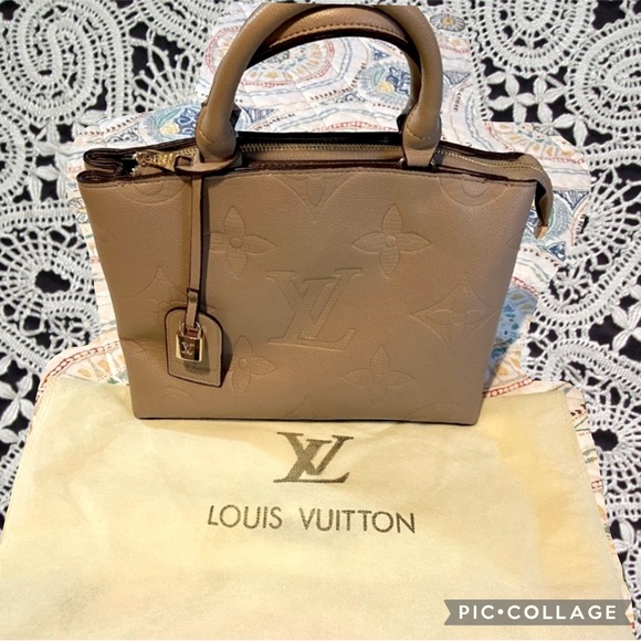 Louis Vuitton Look a Like Purse and Wallet - Picture 1 of 12